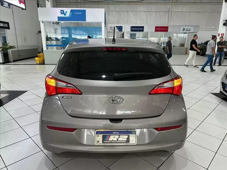 Hyundai HB20 Prata 2