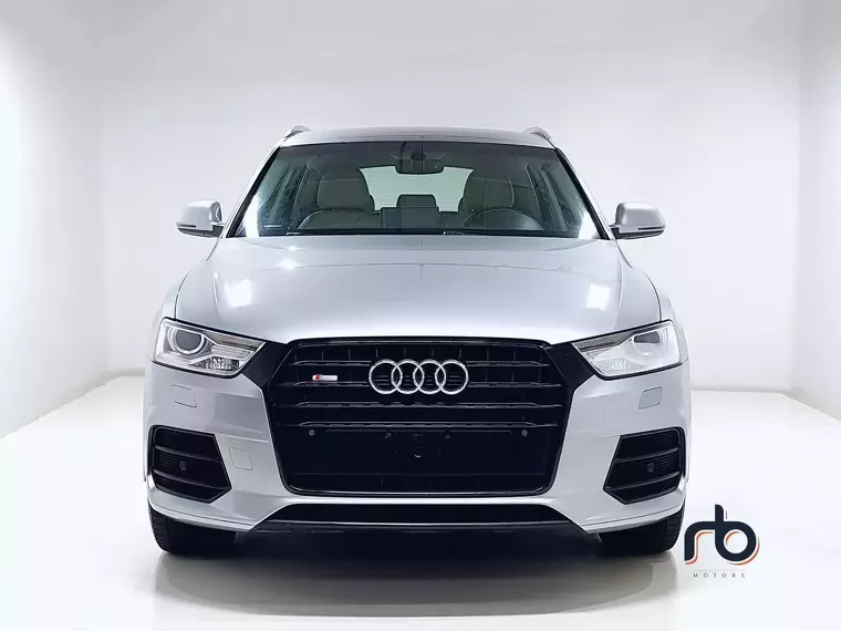 Audi Q3 Prata 10