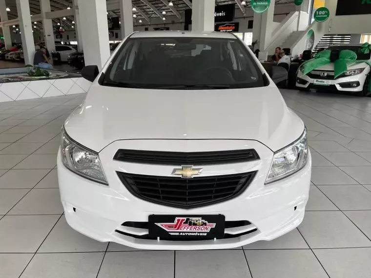 Chevrolet Onix Branco 11