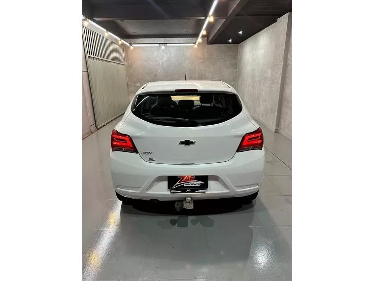 Chevrolet Onix Branco 5