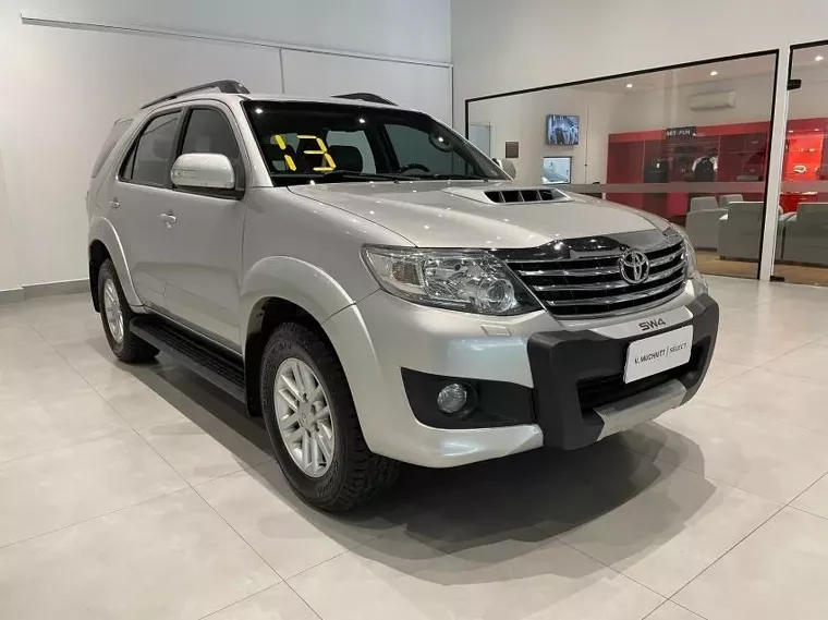 Toyota Hilux SW4 Prata 10