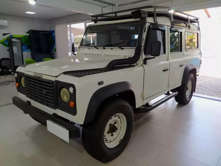 Land Rover Defender Branco 18