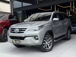Toyota Hilux SW4
