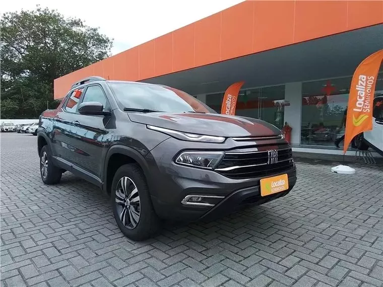 Fiat Toro Cinza 1