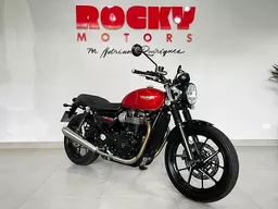 Triumph Street Twin