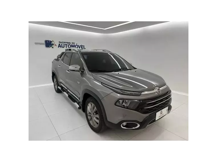 Fiat Toro Cinza 1