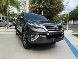 Toyota Hilux SW4