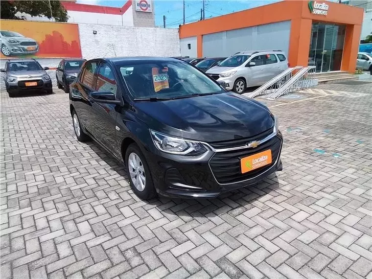 Chevrolet Onix Preto 9