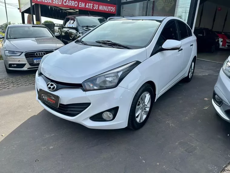 Hyundai HB20S Branco 2