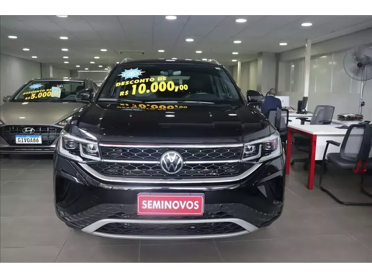 Volkswagen Taos Preto 11