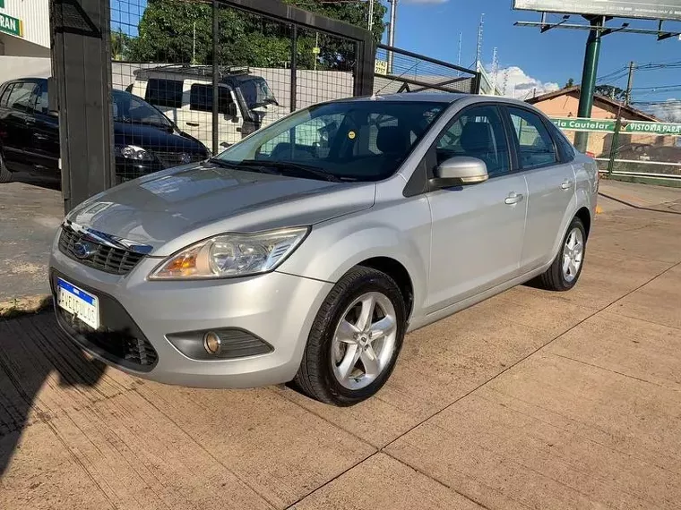 Ford Focus Prata 7