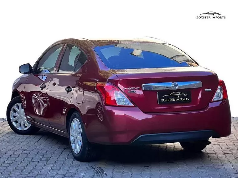 Nissan Versa Vermelho 12