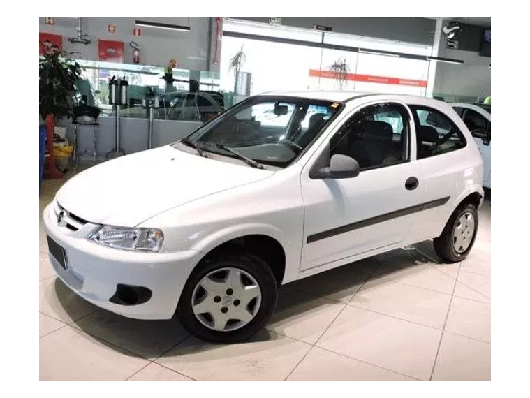 Chevrolet Celta Branco 3