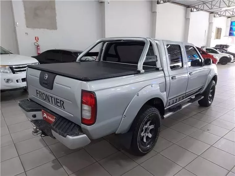 Nissan Frontier Prata 6