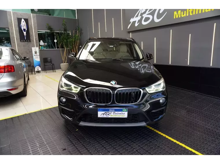 BMW X1 Preto 9