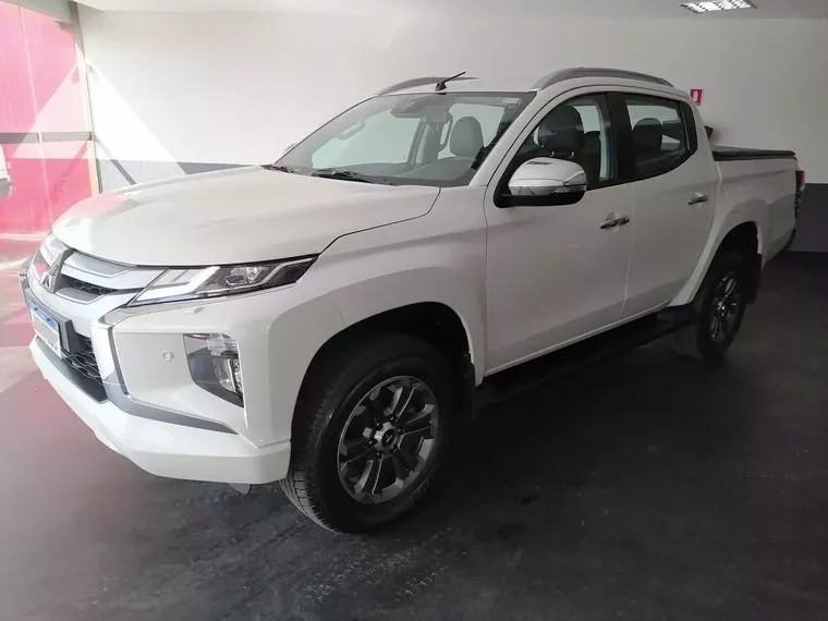 Mitsubishi L200 Triton Branco 6