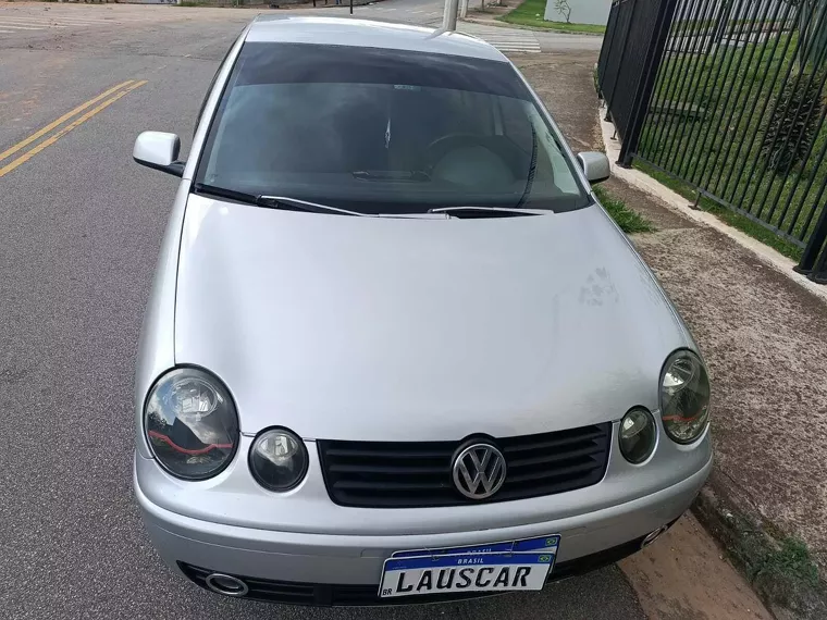 Volkswagen Polo Sedan Prata 14