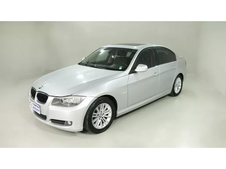 BMW 320i Prata 18