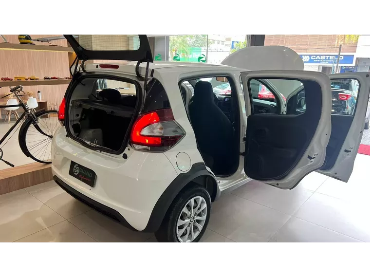 Fiat Mobi Branco 19