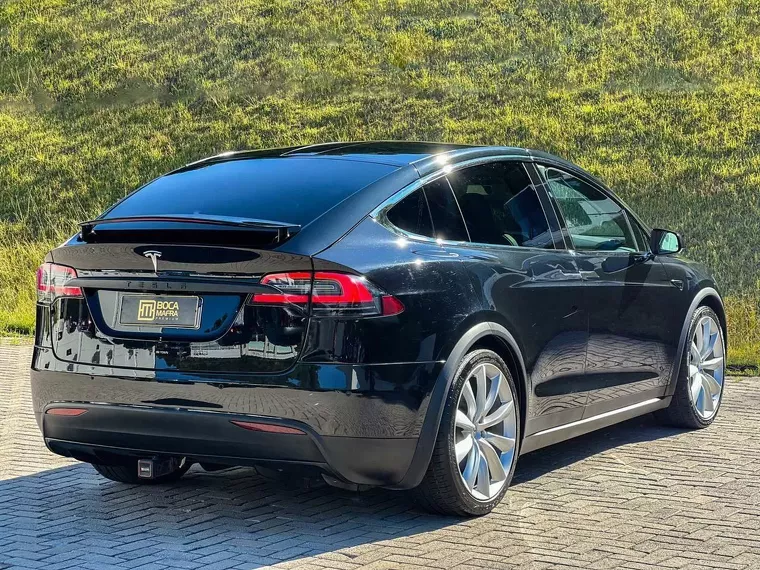 Tesla Model X Preto 8