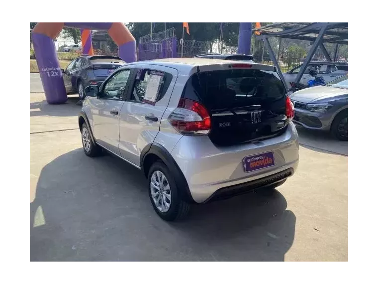 Fiat Mobi Prata 6