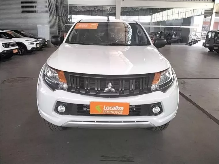 Mitsubishi L200 Triton Branco 7