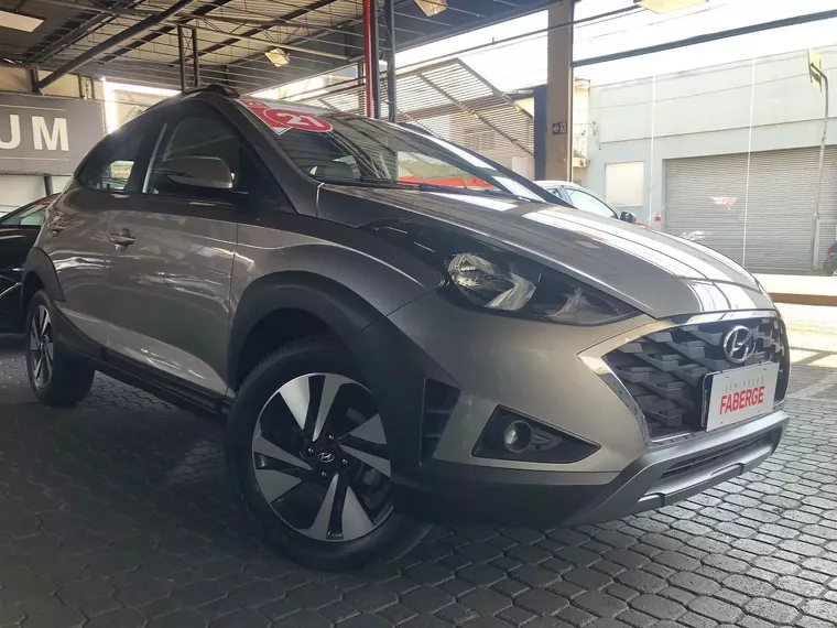 Hyundai HB20X Prata 4