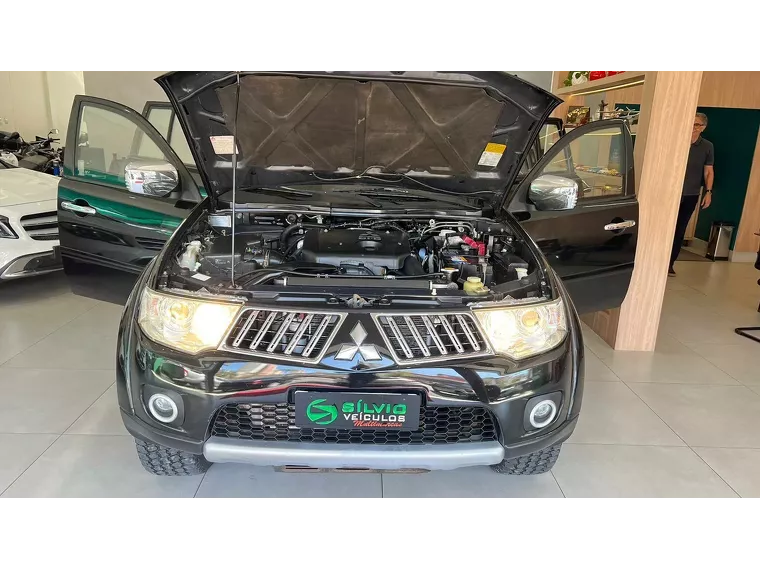 Mitsubishi Pajero Preto 9