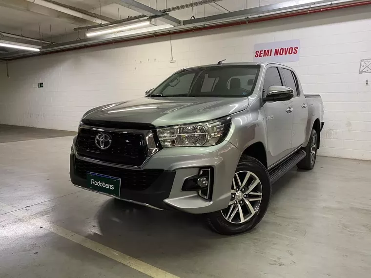 Toyota Hilux Prata 5