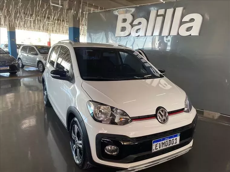 Volkswagen UP Branco 3