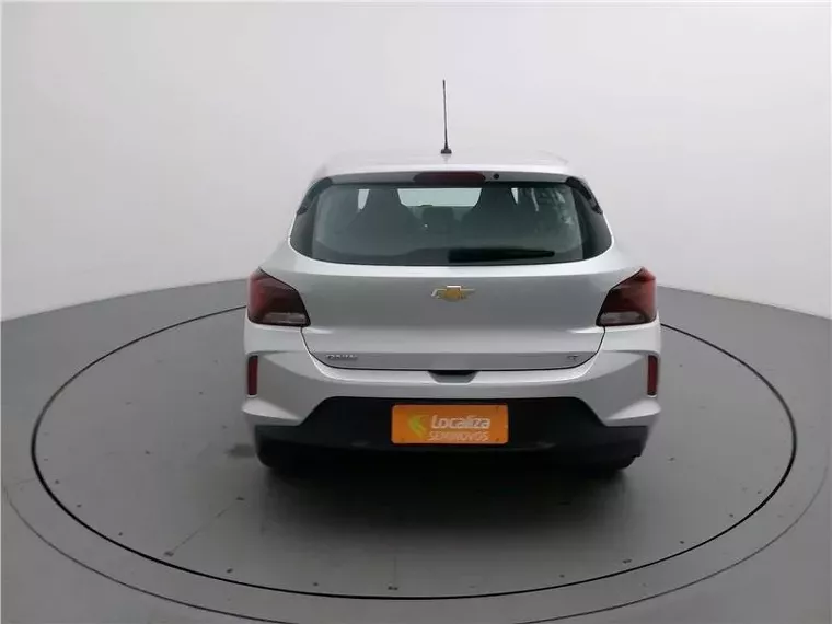 Chevrolet Onix Prata 8