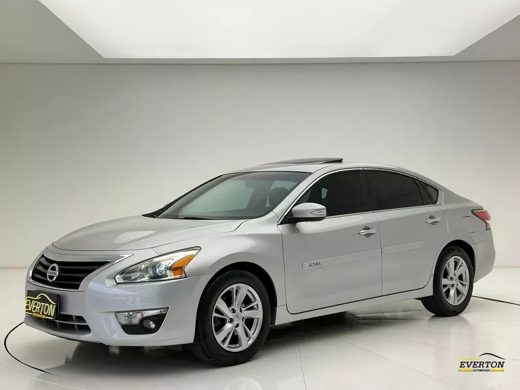 Nissan Altima Prata 12