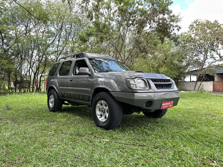 Nissan Xterra Cinza 8