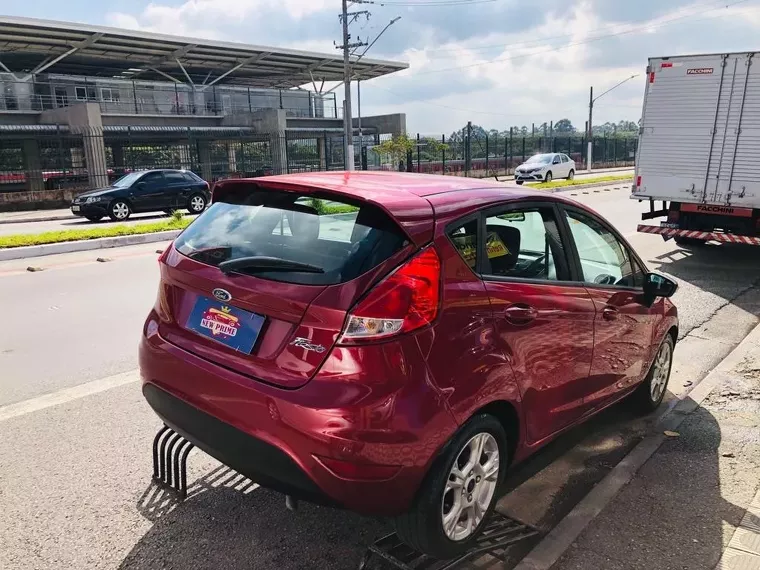 Ford Fiesta Vermelho 8