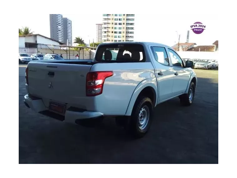 Mitsubishi L200 Branco 5