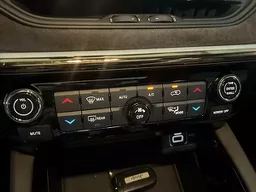 Jeep Commander