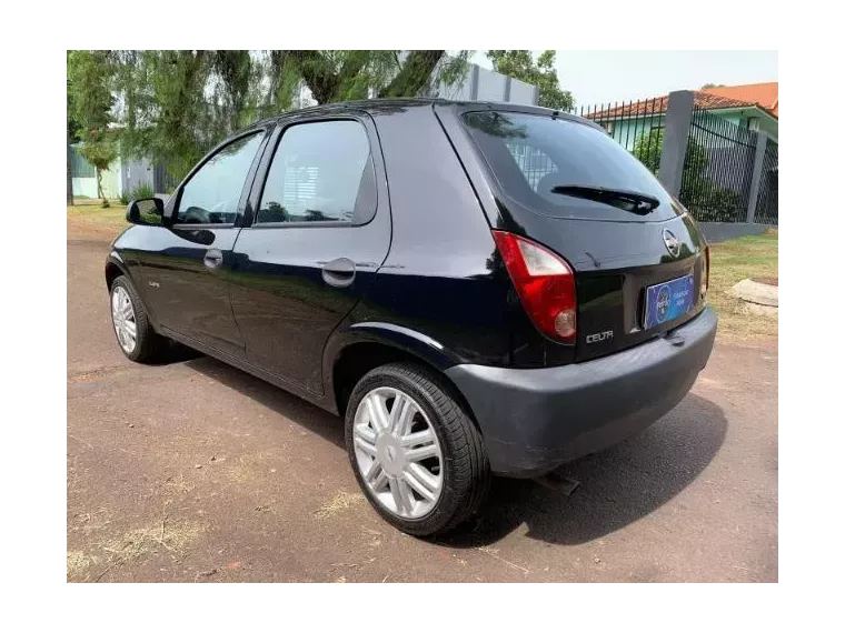 Chevrolet Celta Preto 5