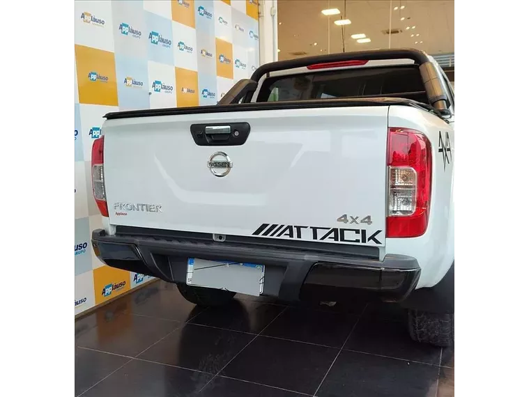 Nissan Frontier Branco 13