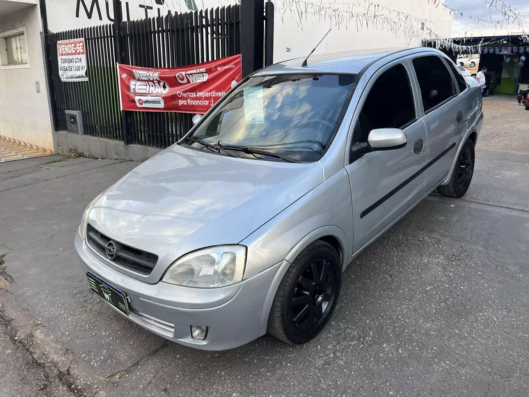 Chevrolet Corsa Prata 3