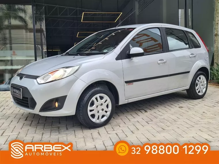 Ford Fiesta Prata 34