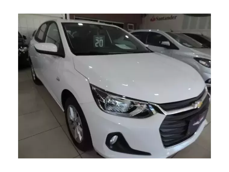 Chevrolet Onix Branco 2