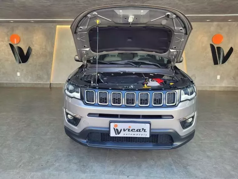 Jeep Compass Prata 18