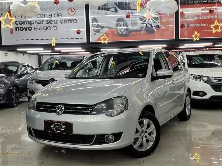 Volkswagen Polo Sedan Prata 16