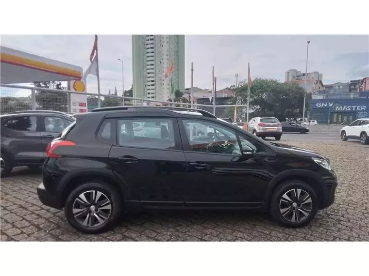 Peugeot 2008 Preto 6