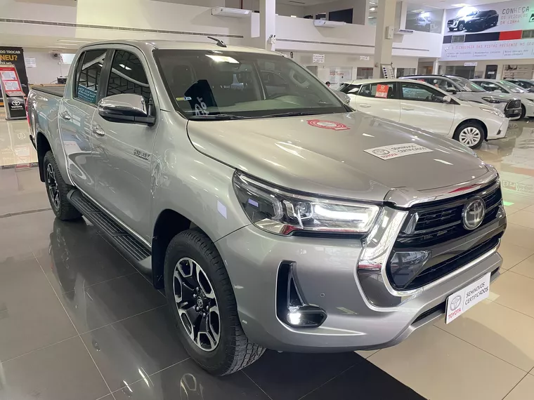 Toyota Hilux Prata 7