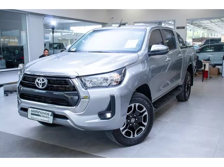 Toyota Hilux Prata 14