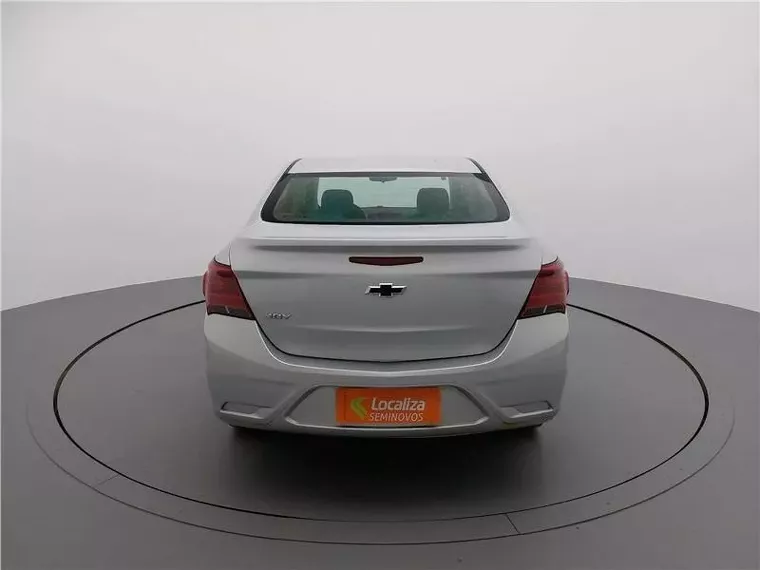 Chevrolet Onix Prata 13