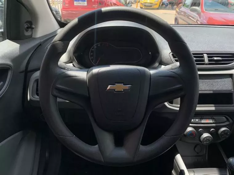 Chevrolet Onix Branco 10