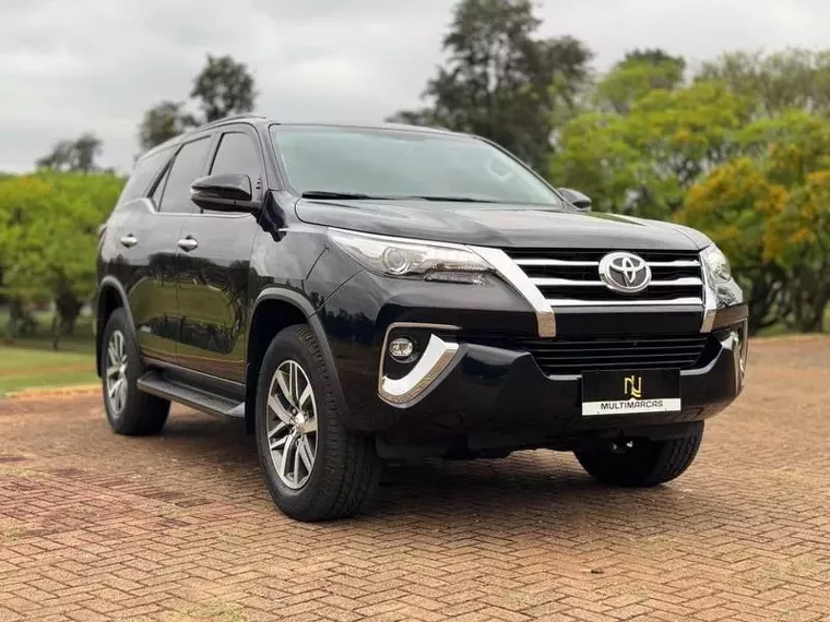 Toyota Hilux SW4 Preto 2