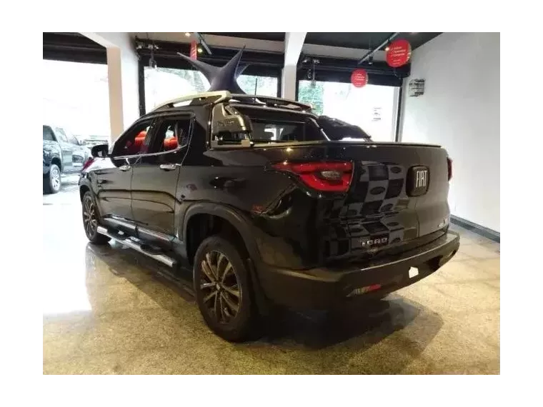 Fiat Toro Preto 8